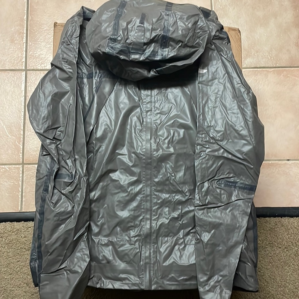 Columbia rain jacket
